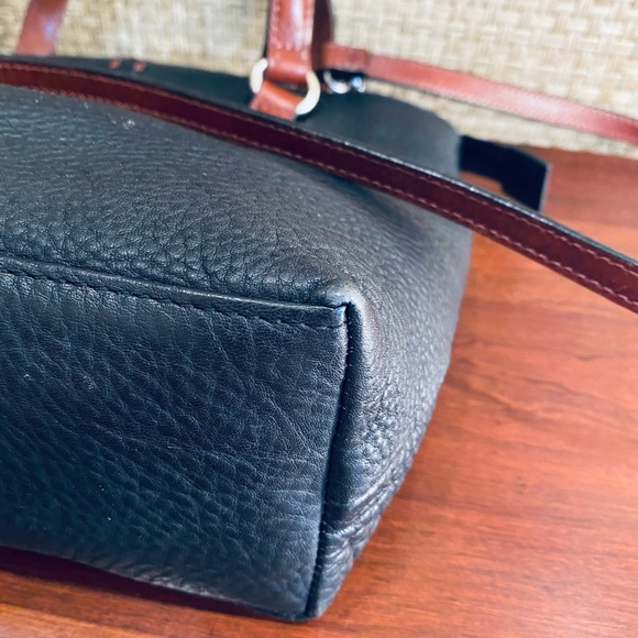 🌟2xHP🌟VTG 2000s Black & Brown Top Handle Pebbled Leather Crossbody Bag Fossil - Picture 13 of 14